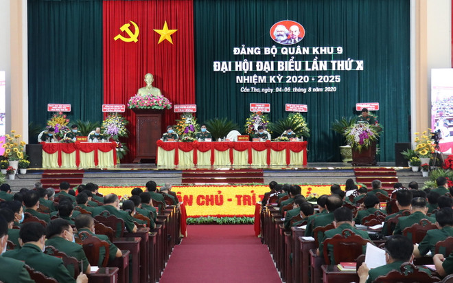 Xây dựng lực lượng vũ trang Quân khu 9 vững mạnh toàn diện ảnh 1