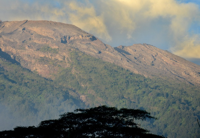 Hơn 34.000 người sơ tán đề phòng núi lửa phun trào tại đảo Bali ảnh 1