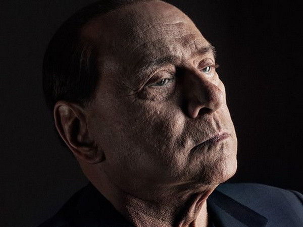 Đằng sau chiếc mặt nạ của ông Silvio Berlusconi ảnh 1