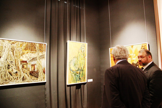 [Photo] Những bức tranh sơn mài tuyệt đẹp tại triển lãm ở Nga ảnh 6