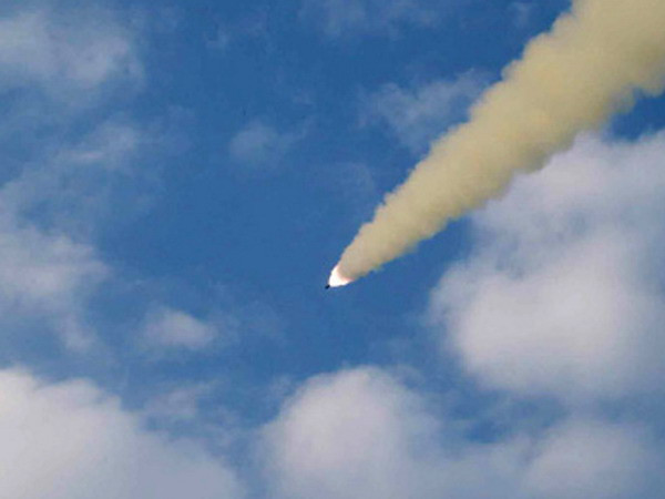 Triều Tiên tiếp tục cải tiến các giàn phóng rocket đa nòng ảnh 1