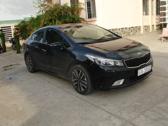 Đôi nam nữ sử dụng ma túy điều khiển ôtô mang theo vũ khí quân dụng ảnh 1