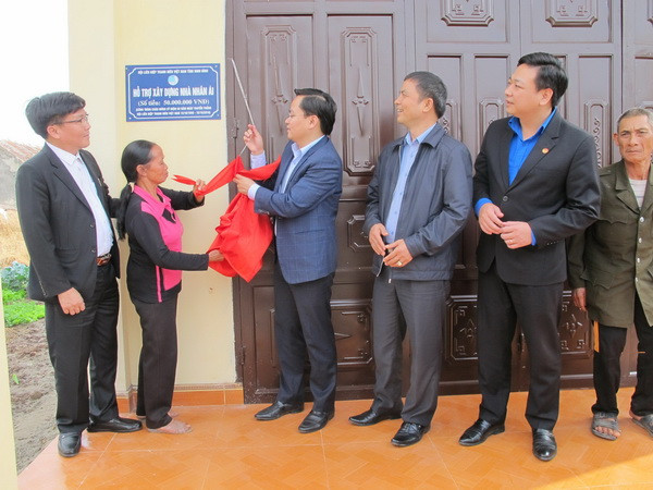 Trao nhà nhân ái tặng chiến sỹ công tác tại đảo Trường Sa ảnh 1