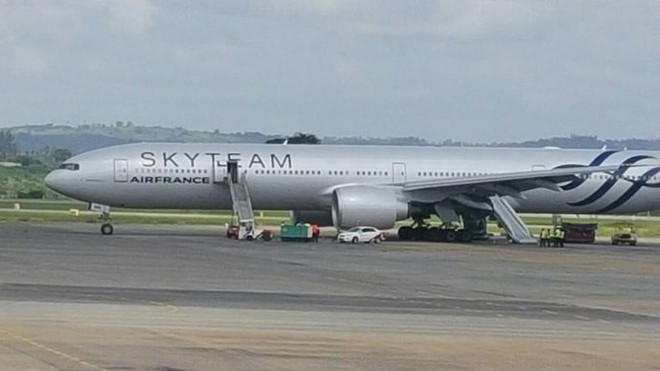 Lực lượng an ninh Kenya phát hiện bom trên chiếc máy bay Air France ảnh 1
