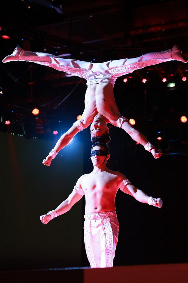 Quốc Cơ-Quốc Nghiệp chính thức thiết lập kỷ lục thế giới Guinness ảnh 4