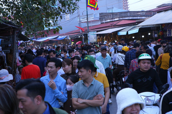 ttxvn_1602_cho vieng (2).jpg