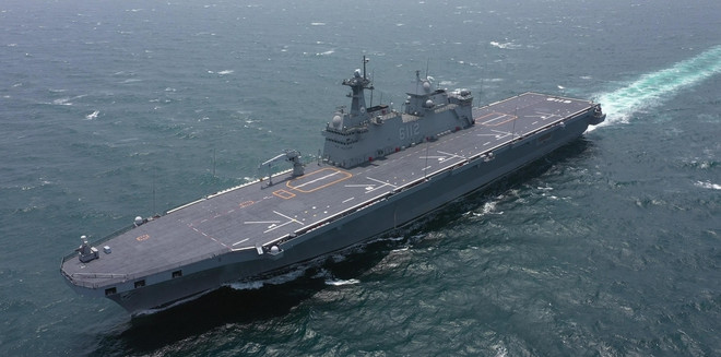 Tàu sân bay trực thăng đổ bộ Marado của Hàn Quốc. (Nguồn: koreaherald.com) Hàn Quốc sẽ triển khai tàu đổ bộ tấn công mới vào tháng 10 ảnh 1