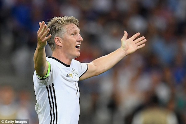 Mong tình yêu sẽ khỏa lấp nỗi buồn của Schweinsteiger ảnh 1