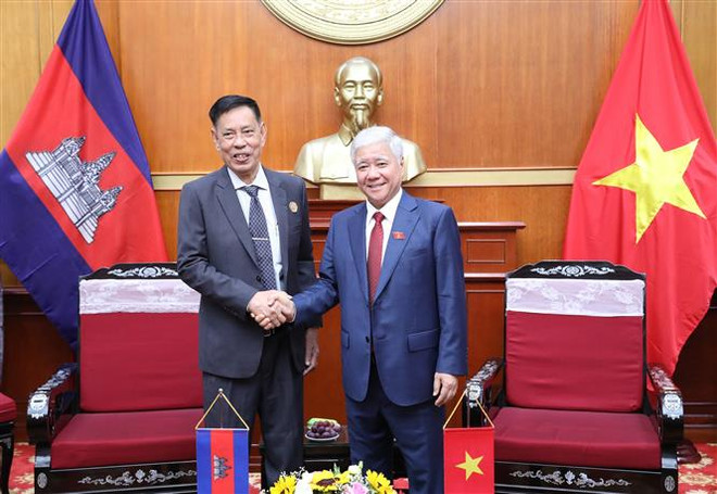 Tiếp tục xây dựng quan hệ đoàn kết, hữu nghị Việt Nam-Campuchia ảnh 1