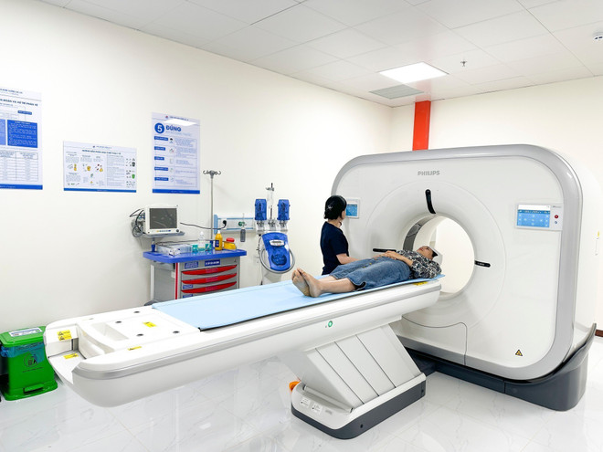 ttxvn_0904_kham chua benh.jpg