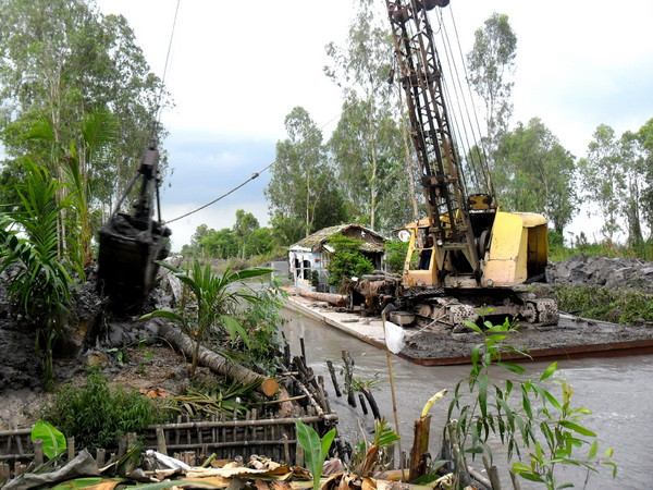 Chính phủ trình giải pháp đối phó với tình trạng hạn hán và xâm mặn ảnh 1