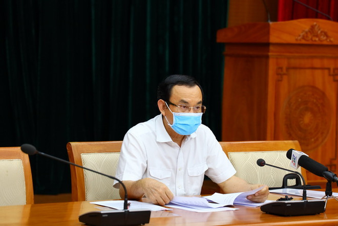 Ông Nguyễn Văn Nên, Ủy viên Bộ Chính trị, Bí thư Thành ủy TP Hồ Chí Minh tại cuộc họp Ban Chỉ đạo phòng chống dịch bệnh COVID-19 TP Hồ Chí Minh chiều 9/2. (Ảnh: TTXVN phát) Vui Tết ở nhà, từng gia đình, tạo không khí vui tươi, đầm ấm, an lành ảnh 1