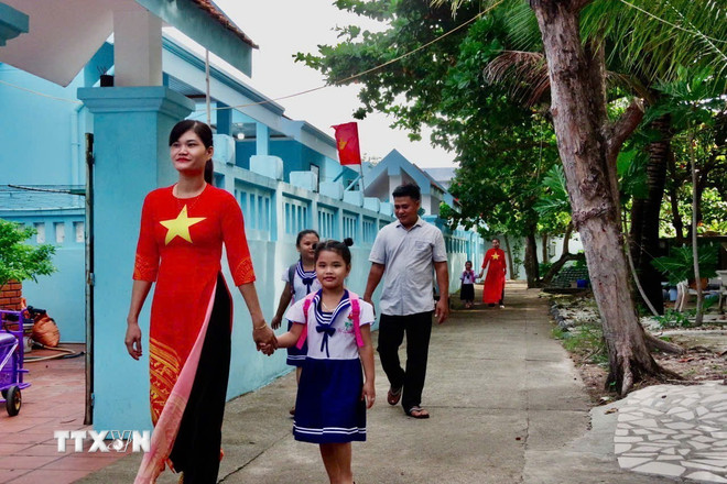 Học sinh trên đảo Trường Sa. (Nguồn: TTXVN)