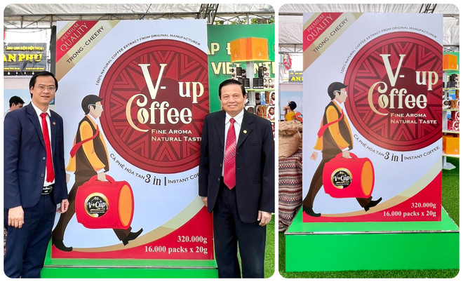 Trao Chứng nhận kỷ lục Hộp càphê hòa tan lớn nhất Việt Nam ảnh 1