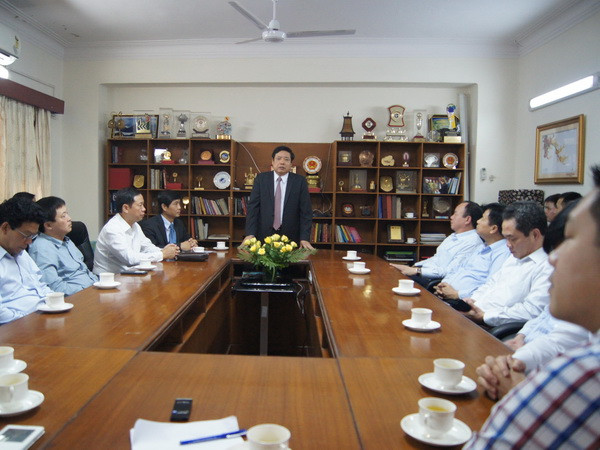 Bộ trưởng Phùng Quang Thanh thăm Đại sứ quán Việt Nam ở Ấn Độ ảnh 1