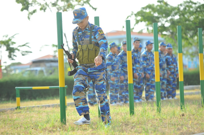 "Bí quyết" luyện thần kinh thép của cán bộ, chiến sỹ ở Vùng 2 Hải quân ảnh 4