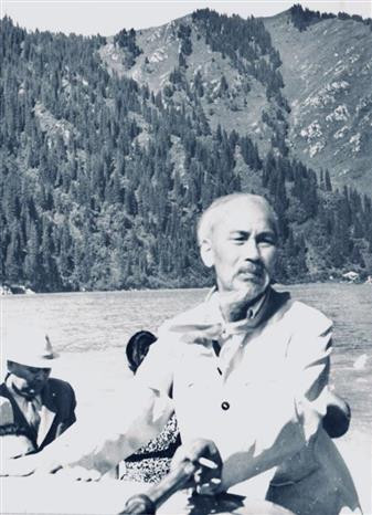 Tư tưởng Hồ Chí Minh đã thấm sâu vào mọi mặt đời sống xã hội Việt Nam ảnh 2