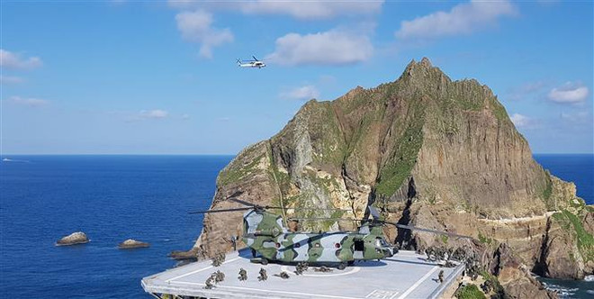 Lực lượng vũ trang Hàn Quốc tập trận bảo vệ quần đảo Dokdo tranh chấp với Nhật Bản, ngày 25/8/2019. (Ảnh: YONHAP/TTXVN) Hàn Quốc triệu quan chức Nhật Bản liên quan vấn đề quần đảo tranh chấp ảnh 1