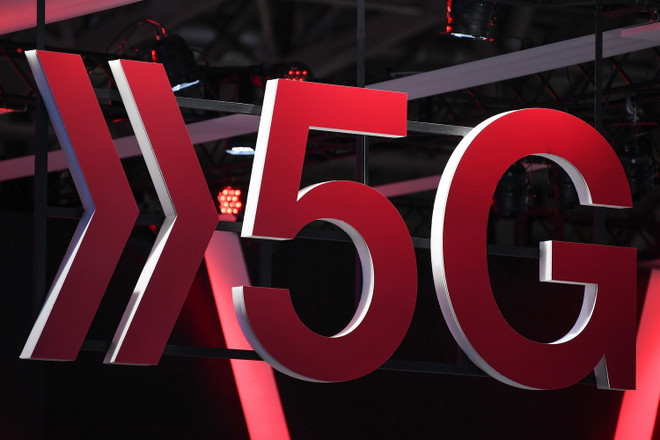 Biểu tượng mạng 5G. (Ảnh: AFP/TTXVN) ISEAS: Ảnh hưởng của Mỹ và Trung Quốc đối với khu vực Đông Nam Á ảnh 1