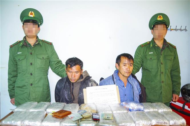 Điện Biên bắt 2 đối tượng vận chuyển 120.000 viên ma túy tổng hợp ảnh 1