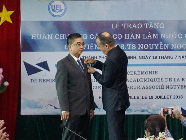 Trao tặng Huân chương Cành cọ Hàn lâm cho PGS-TS Nguyễn Ngọc Điện ảnh 1