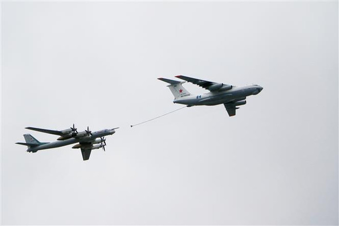 Lần đầu chiến đấu cơ Nga và Trung Quốc hạ cánh xuống sân bay của nhau ảnh 1