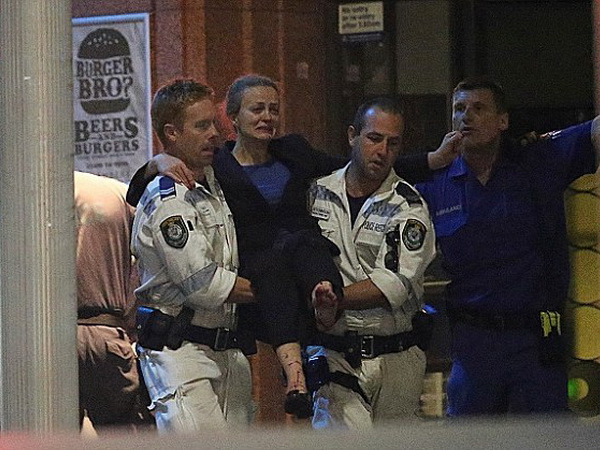 Kẻ bắt cóc ở càphê Lindt ép con tin quay video nêu yêu sách ảnh 1