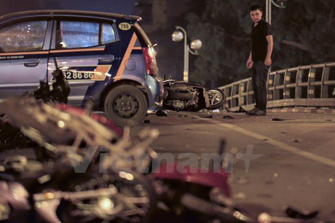 Khởi tố vụ tai nạn giao thông liên hoàn trên cầu vượt Thái Hà ảnh 1