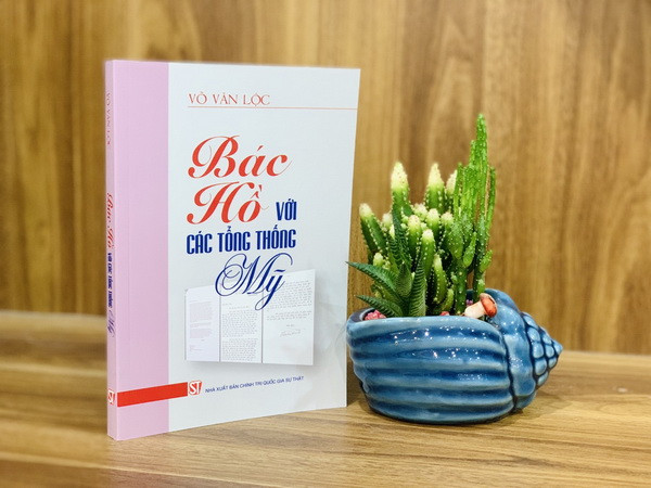 Xuất bản cuốn sách “Bác Hồ với các Tổng thống Mỹ” ảnh 1