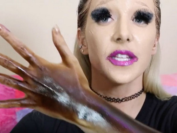 Thử thách bôi 100 lớp mỹ phẩm gây sốt cộng đồng mạng ảnh 11