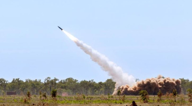 Mỹ lần đầu tiên phóng thử tên lửa đạn đạo ATACMS ở Australia ảnh 1