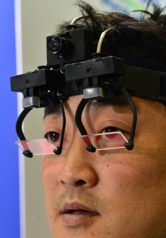 [Photo] Nhật Bản chế tạo kính giúp lái xe phòng tránh tai nạn ảnh 2