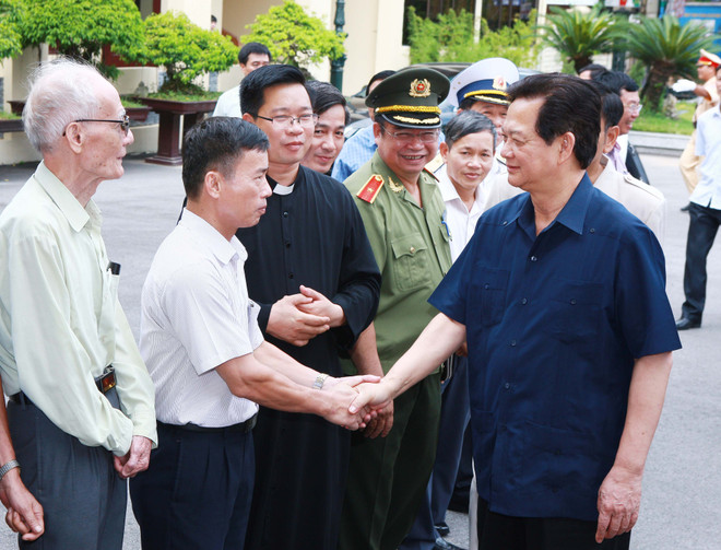 Thủ tướng Nguyễn Tấn Dũng tiếp xúc cử tri thành phố Hải Phòng ảnh 1