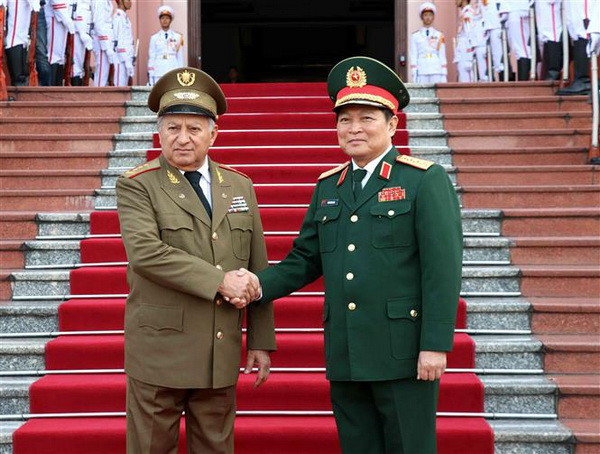 Bộ trưởng Bộ các Lực lượng vũ trang cách mạng Cuba thăm Việt Nam ảnh 1