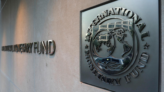 Trụ sở IMF tại Washington. (Ảnh: Reuters) Những vấn đề cấp bách đặt ra trước bầu cử Hạ viện tại Nhật Bản ảnh 2