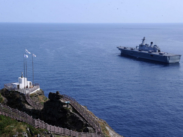 Nhật Bản phản đối Hàn Quốc triển khai quân tới đảo tranh chấp ảnh 1