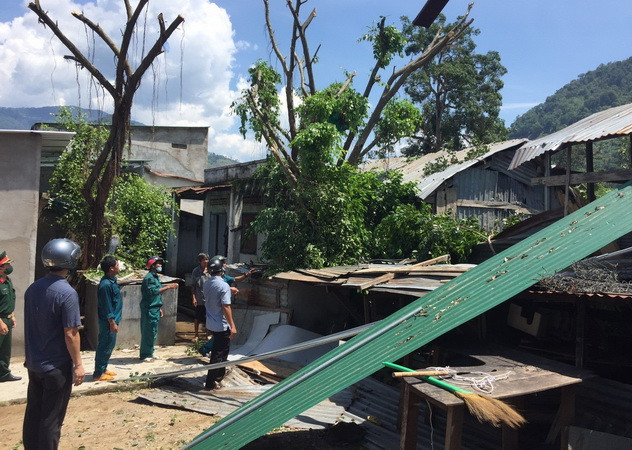 Ninh Thuận: Lốc xoáy gây thiệt hại lớn về tài sản của dân ở Phước Bình ảnh 1