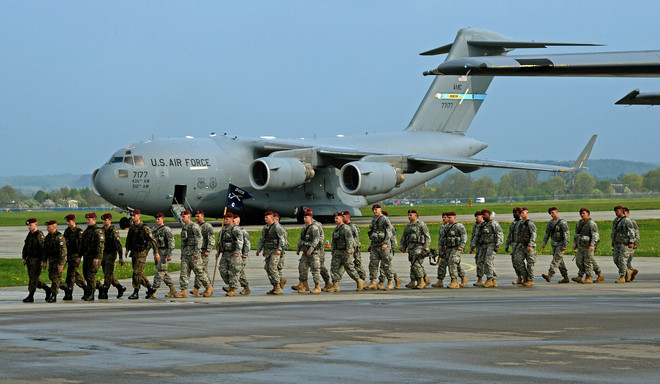Mỹ triển khai quân tới Iraq để thăm dò chính sách với Baghdad ảnh 1