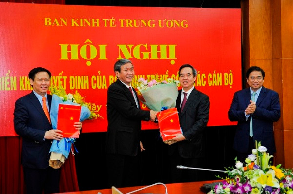 Ông Nguyễn Văn Bình giữ chức Trưởng ban Kinh tế Trung ương ảnh 1