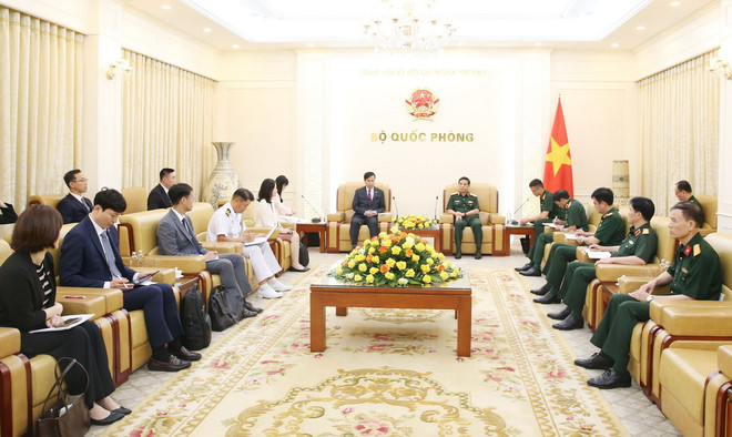 Quang cảnh buổi tiếp. (Ảnh: Hồng Pha/TTXVN phát) ttxvn_2404_phan van giang han quoc (2).jpg