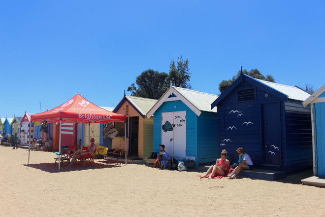 Độc đáo những ô nhà sặc sỡ 100 năm tuổi bên bờ biển Australia ảnh 5