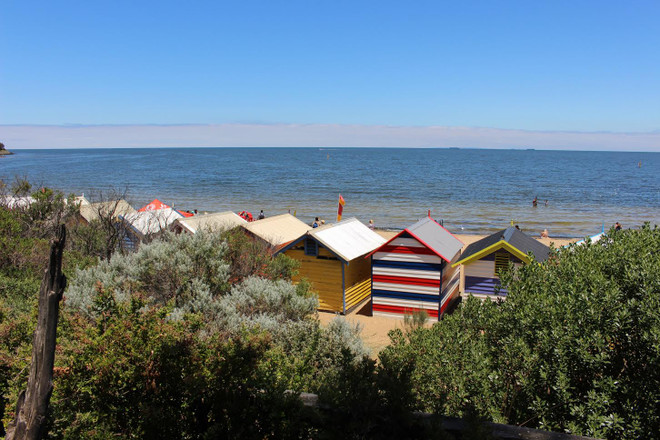 Độc đáo những ô nhà sặc sỡ 100 năm tuổi bên bờ biển Australia ảnh 6