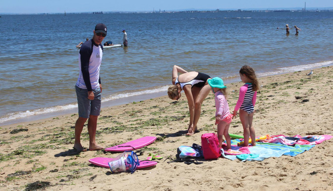 Độc đáo những ô nhà sặc sỡ 100 năm tuổi bên bờ biển Australia ảnh 8