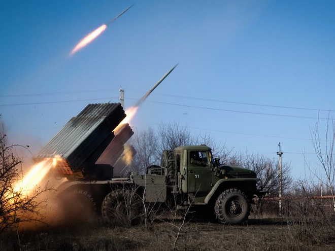 120 cuộc tấn công trong vòng 24 giờ qua tại miền Đông Ukraine ảnh 1