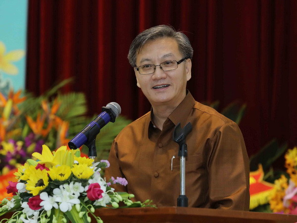 Đại sứ Thongsavanh Phomvihane phát biểu tại buổi lễ. (Ảnh: Phương Hoa/TTXVN) Đại sứ quán Lào tổ chức đón Tết cổ truyền Bun Pi May tại Hà Nội ảnh 3