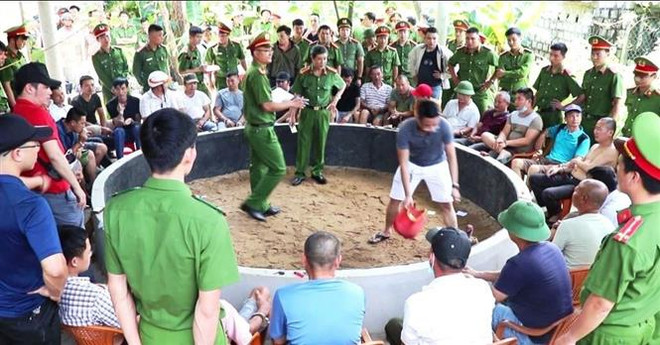 Triệt xóa nhóm đánh bạc bằng hình thức đá gà, tạm giữ 34 đối tượng ảnh 1