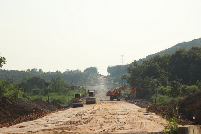 ttxvn_duong tranh phia Dong Buon Ma thuat.jpg