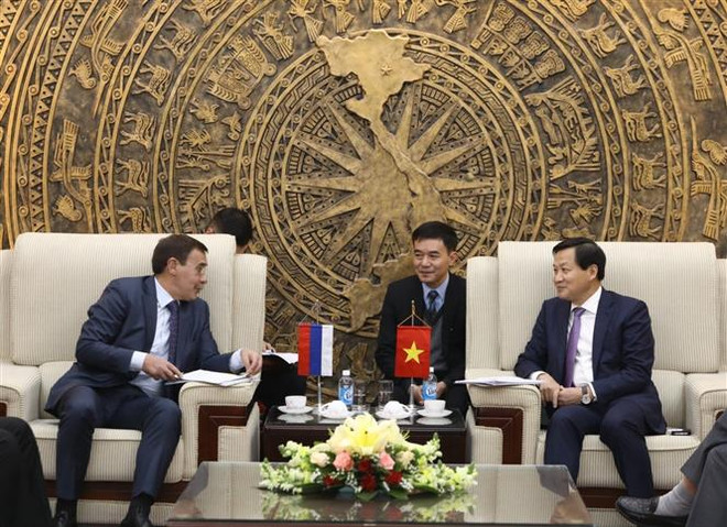 Tổng Thanh tra Chính phủ Lê Minh Khái tiếp Chủ tịch Cơ quan Chống tham nhũng trực thuộc Tổng thống Liên bang Nga Chobotov Andrey Sergeevich. (Ảnh: Văn Điệp/TTXVN) Nâng cấp hợp tác phòng chống tham nhũng giữa Việt Nam-Liên bang Nga ảnh 2