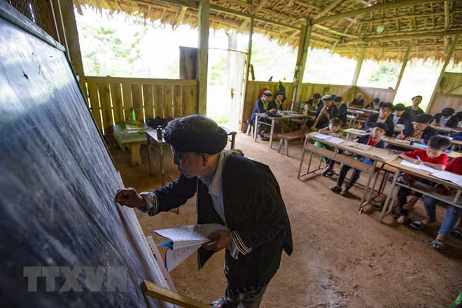 Vượt núi vượt rừng, giữ trọn hồn cho chữ Nôm-Dao cổ Đà Bắc ảnh 2