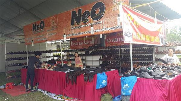 Bán hàng trá hình dưới danh nghĩa văn hóa tại Hoàng thành Thăng Long ảnh 1